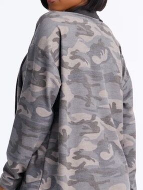 Athleta Gray Camouflage Crewneck Sweater
